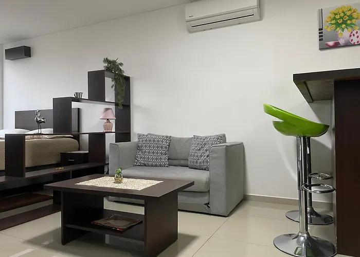 Calido Apartamento En Zona Exclusiva
